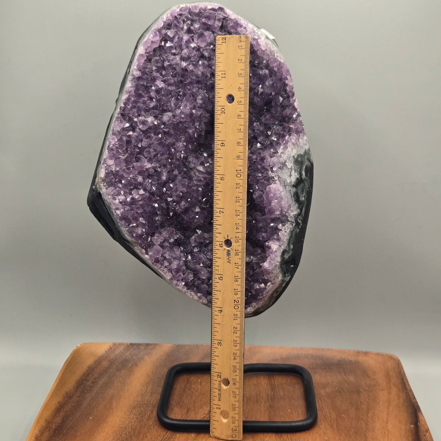 Amethyst on Stand 001