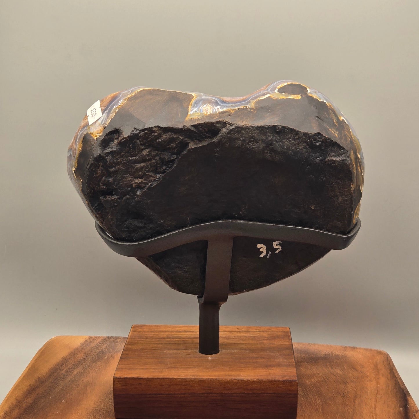 Amethyst on Stand 002