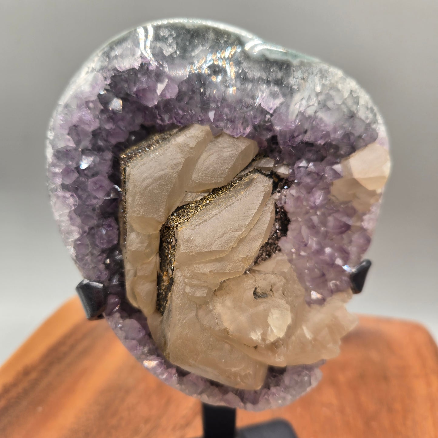 Amethyst on Stand 003