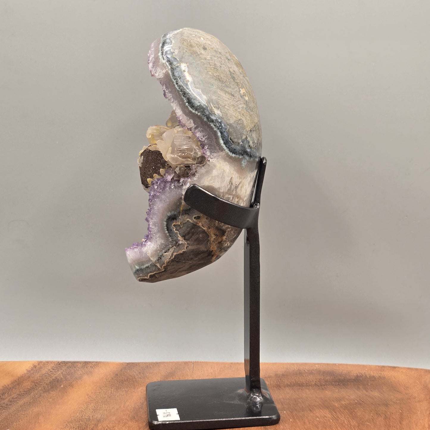 Amethyst on Stand 004