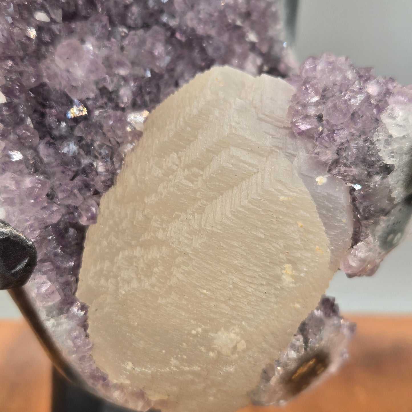 Amethyst on Stand 006
