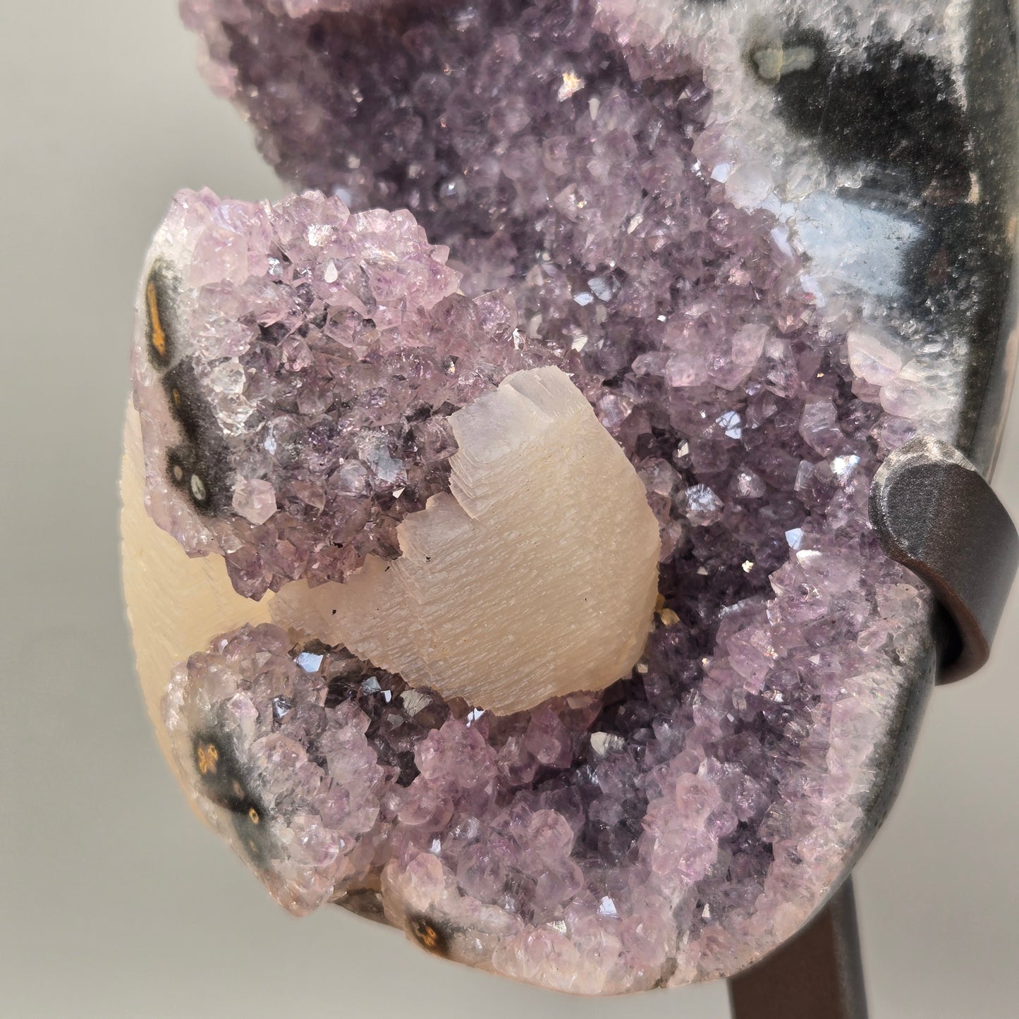 Amethyst on Stand 006