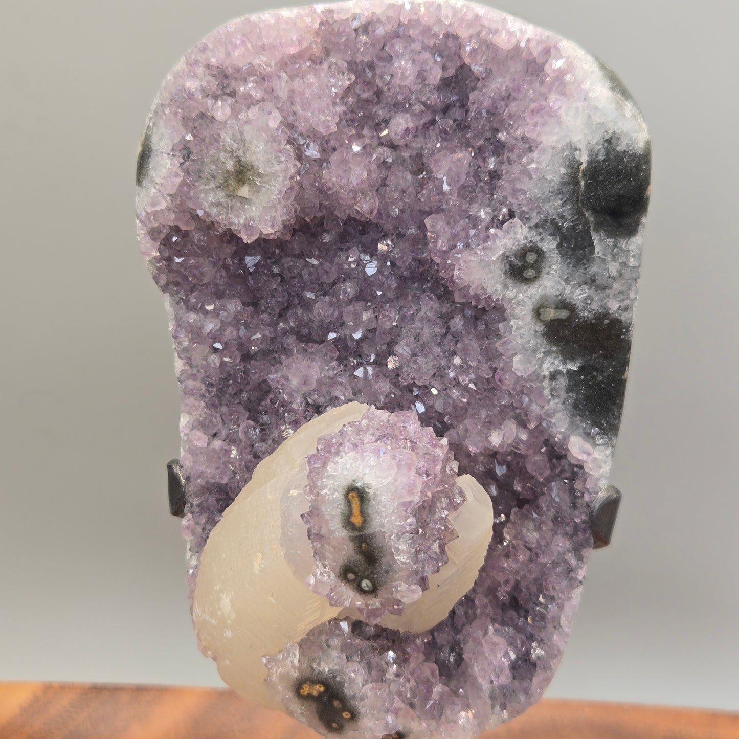 Amethyst on Stand 006