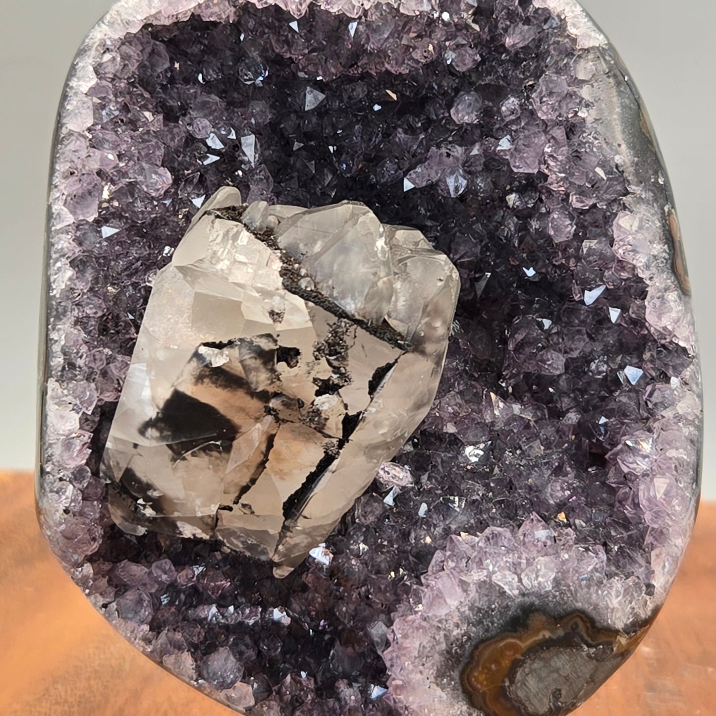 Amethyst on Stand 007