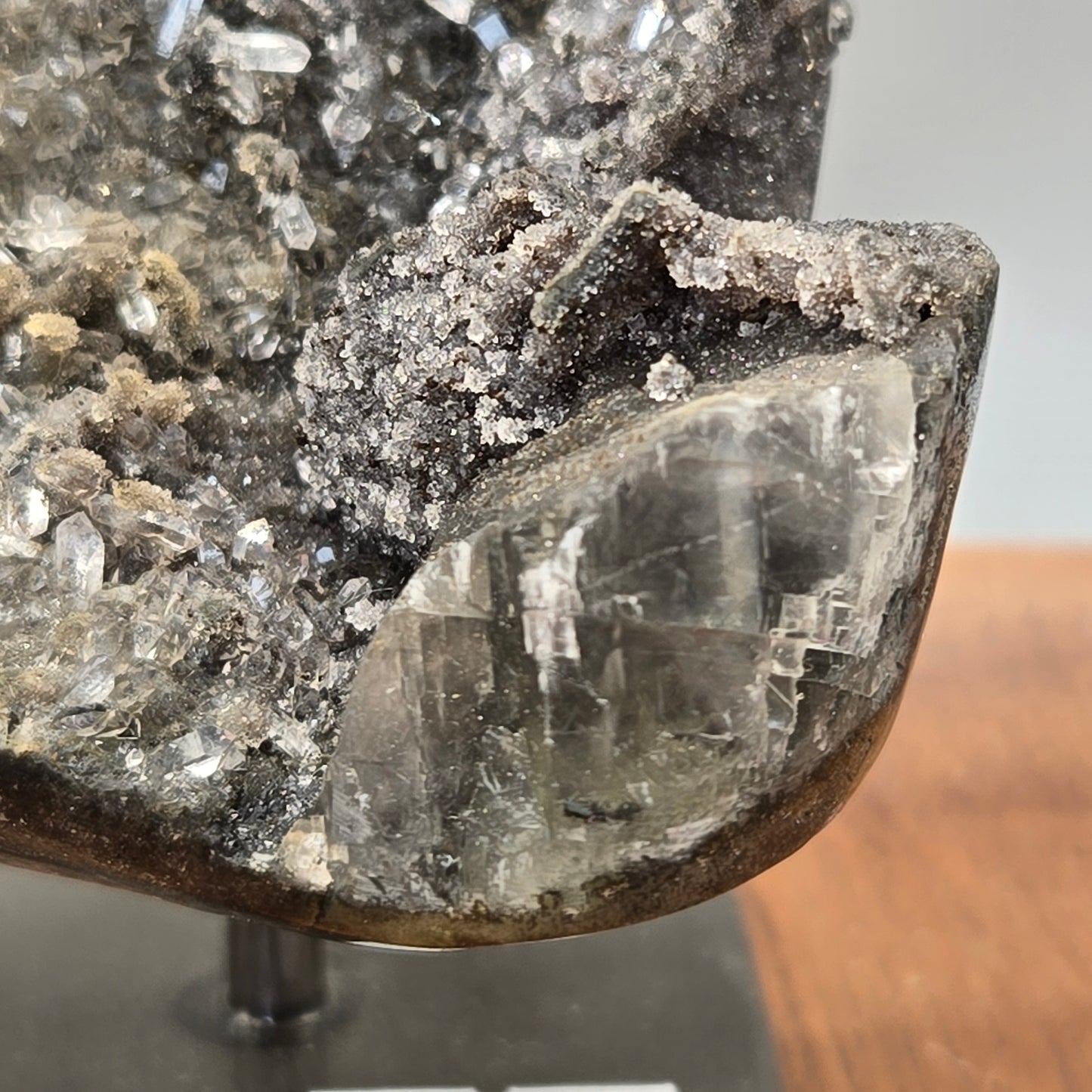 Amethyst on Stand 012
