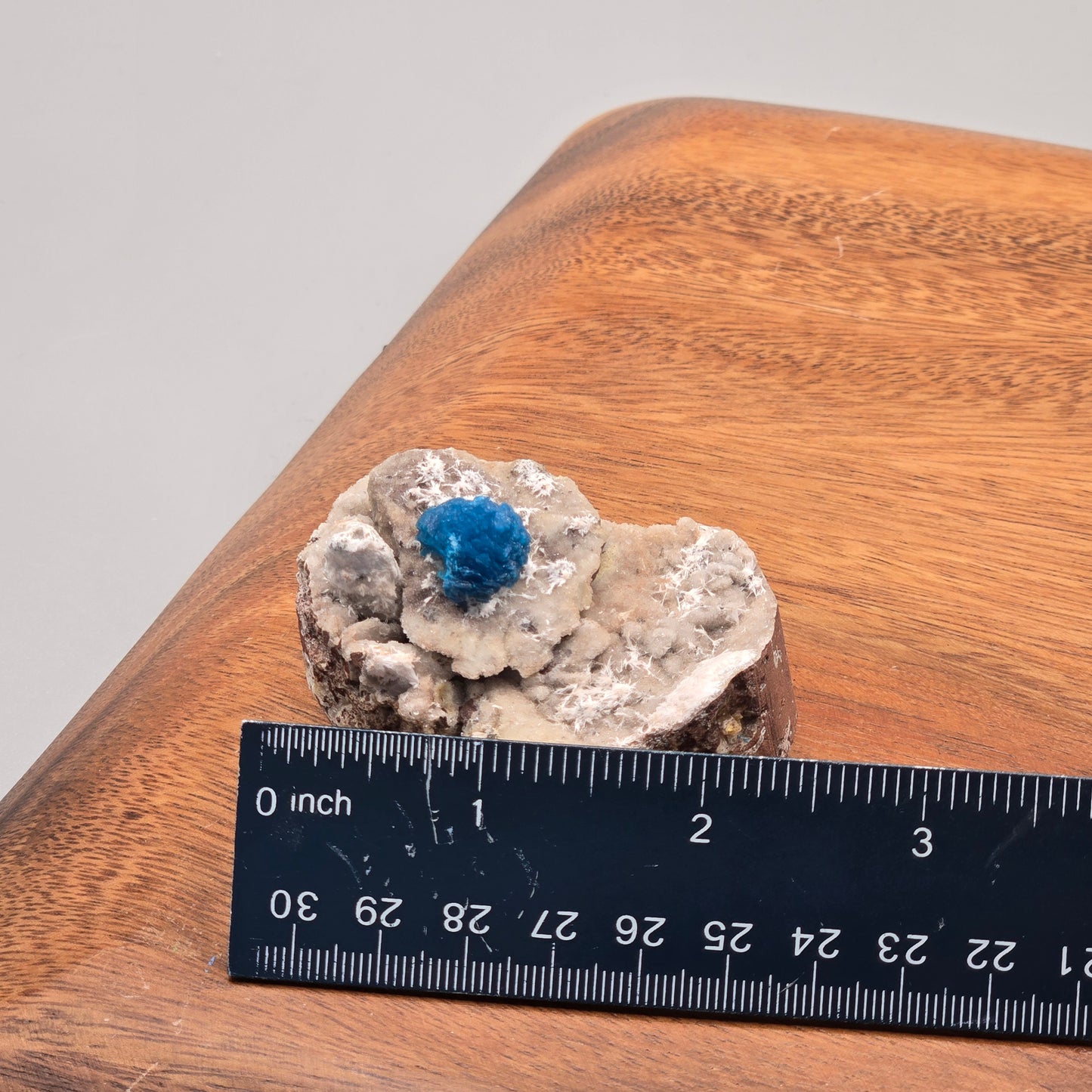 Cavansite on Mordenite 083