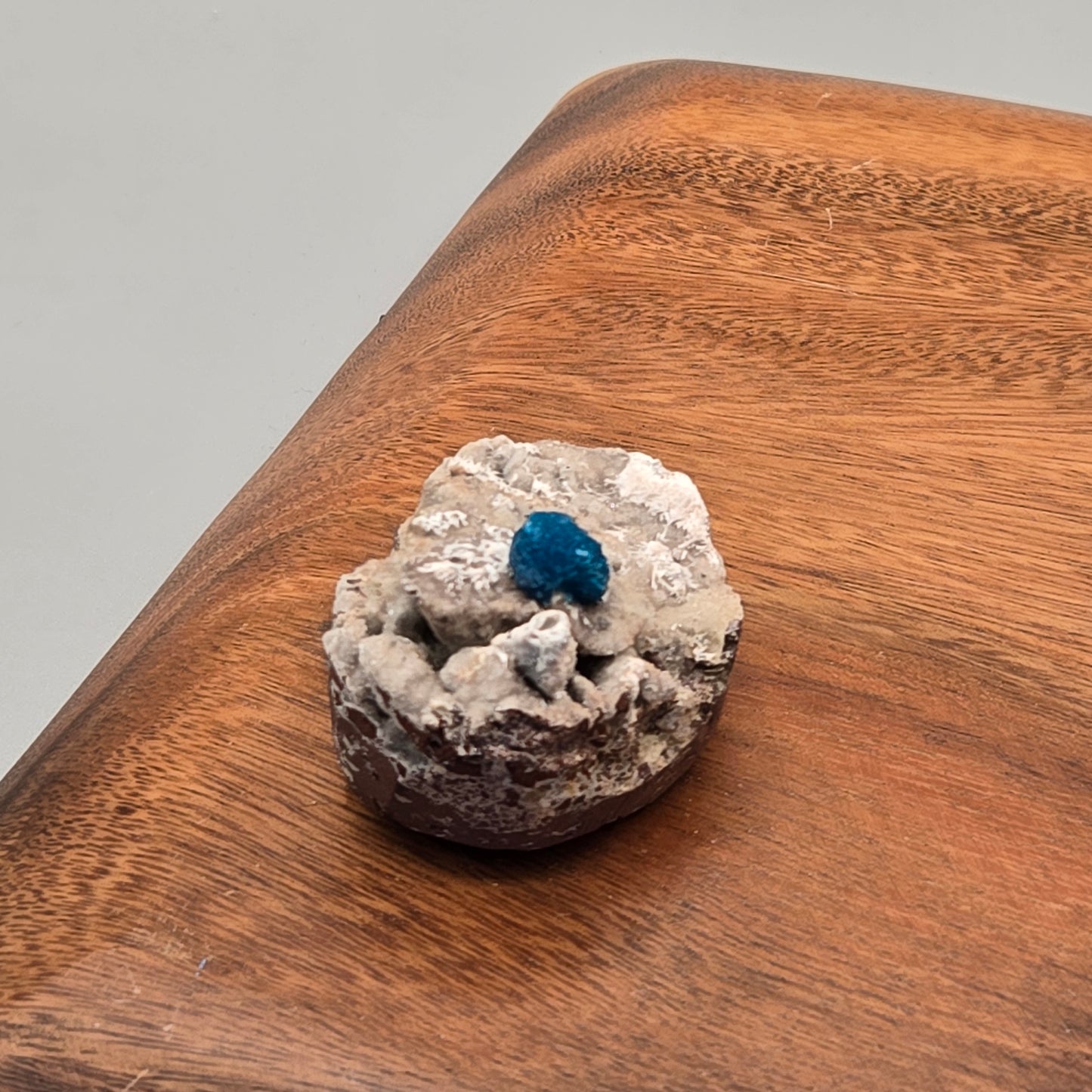 Cavansite on Mordenite 083
