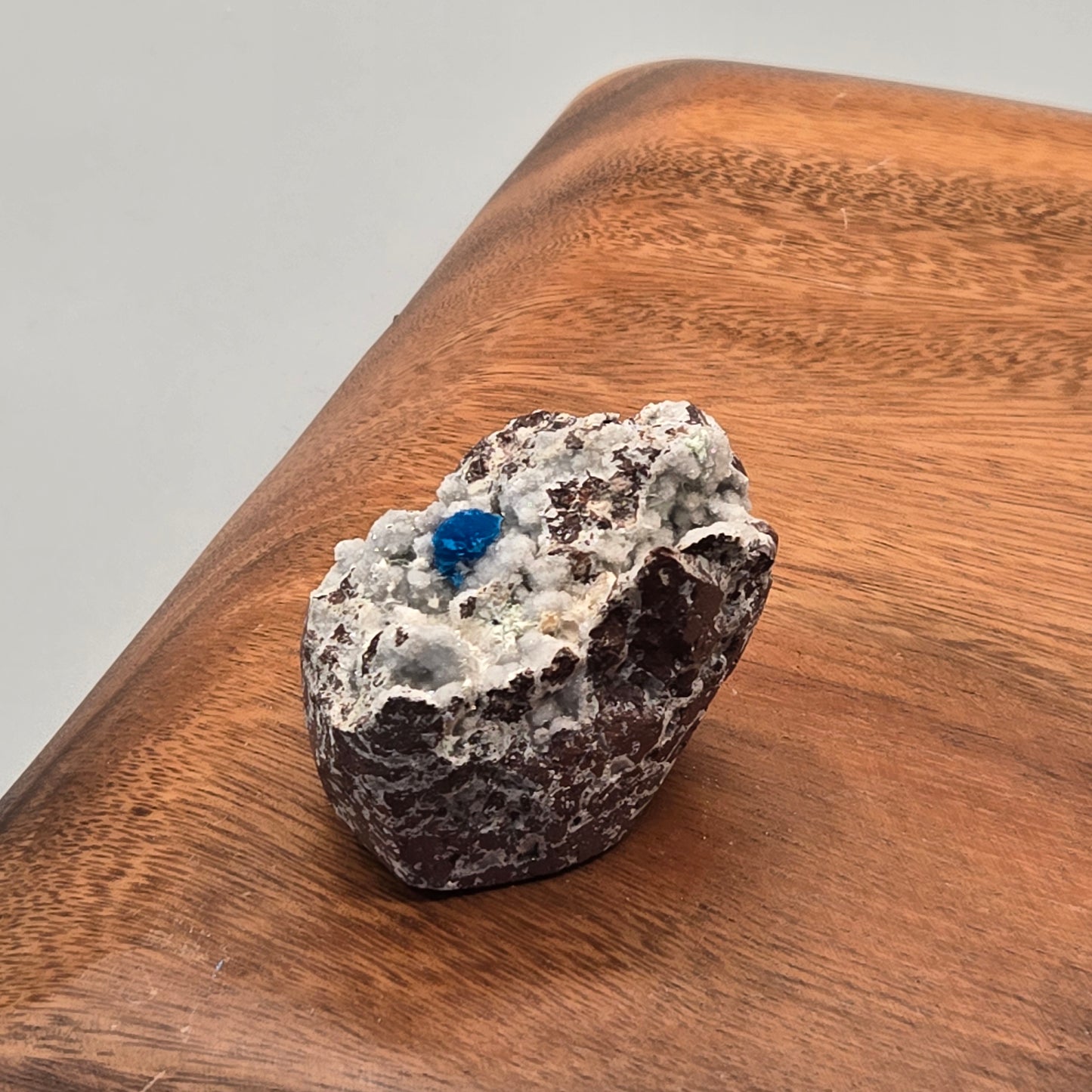 Cavansite on Mordenite 084