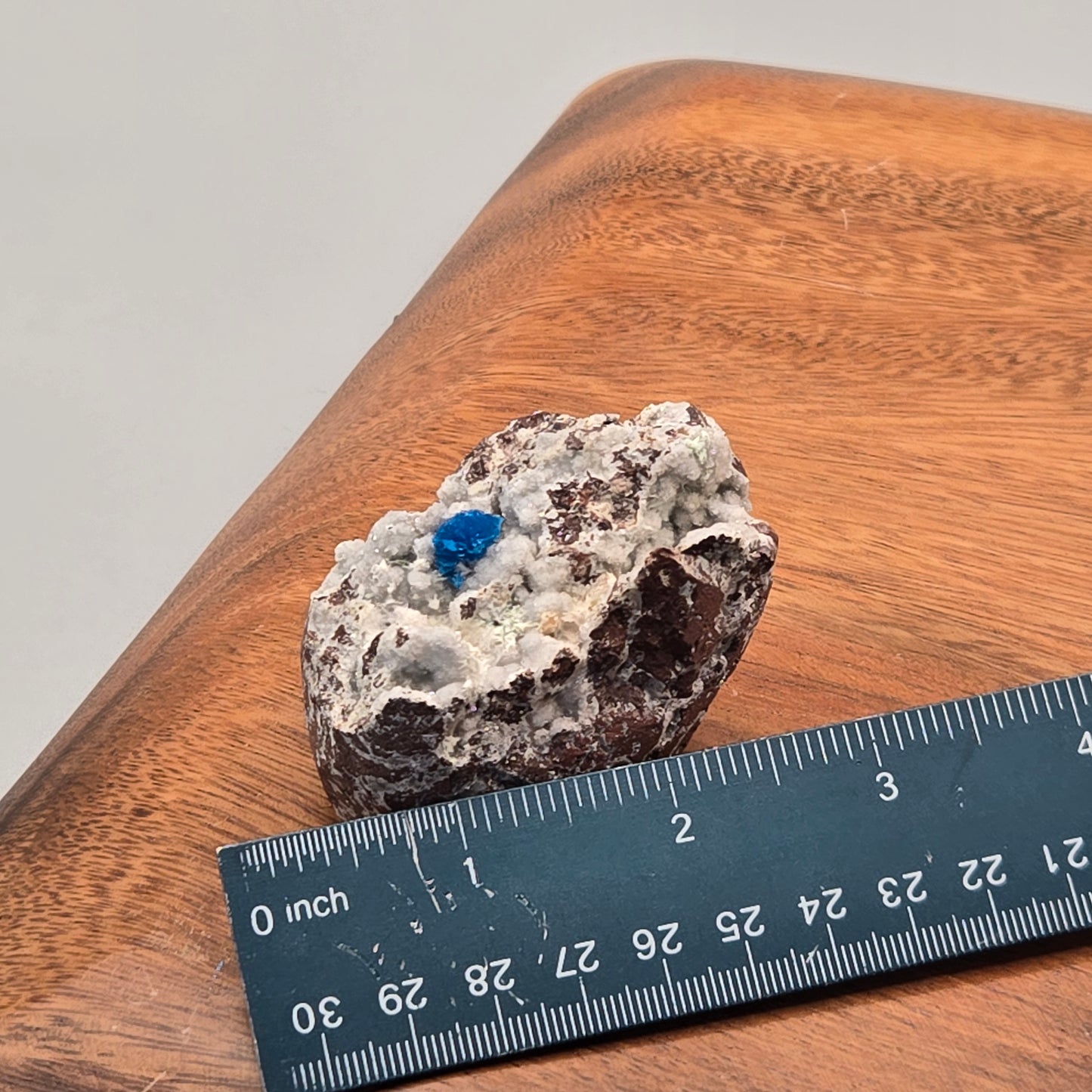 Cavansite on Mordenite 084