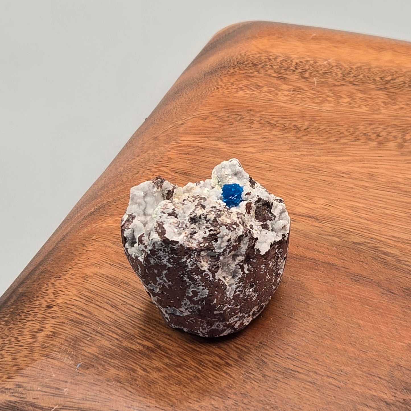 Cavansite on Mordenite 084