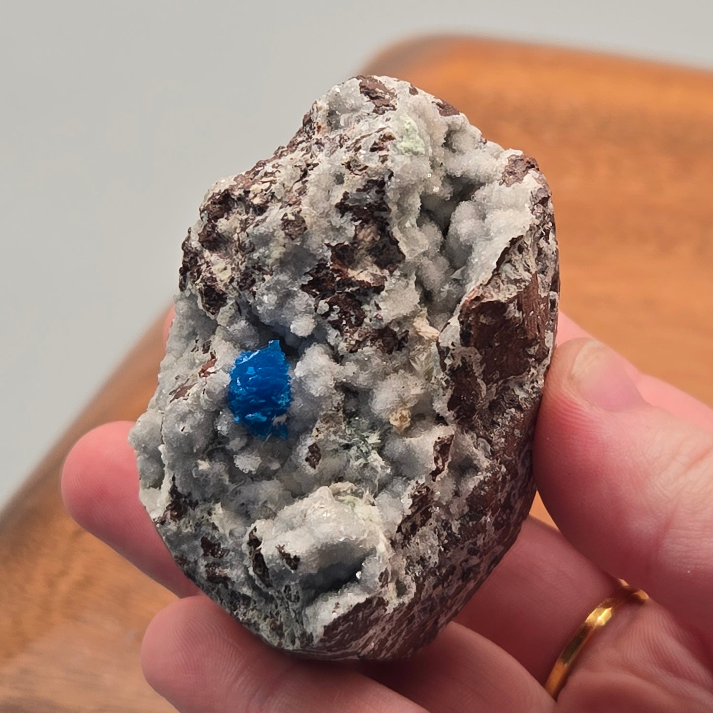 Cavansite on Mordenite 084