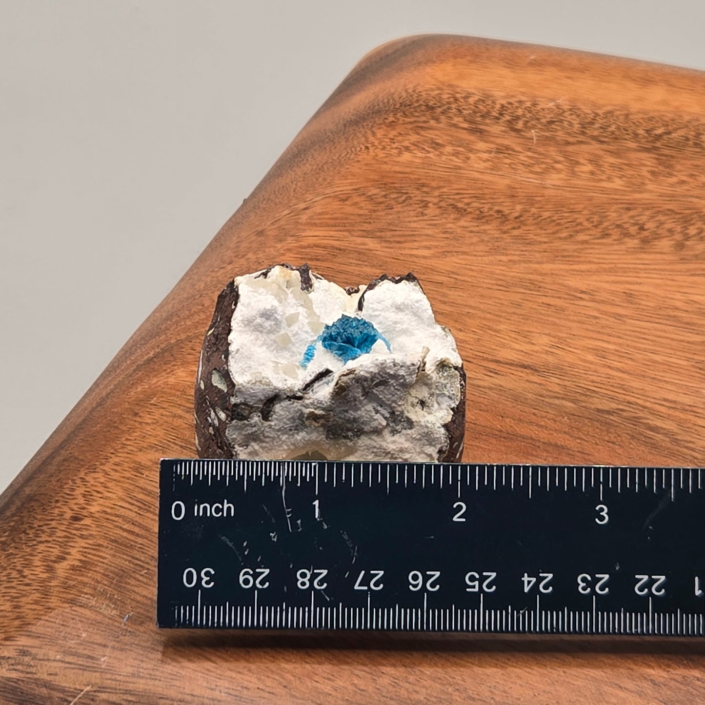 Cavansite on Mordenite 086