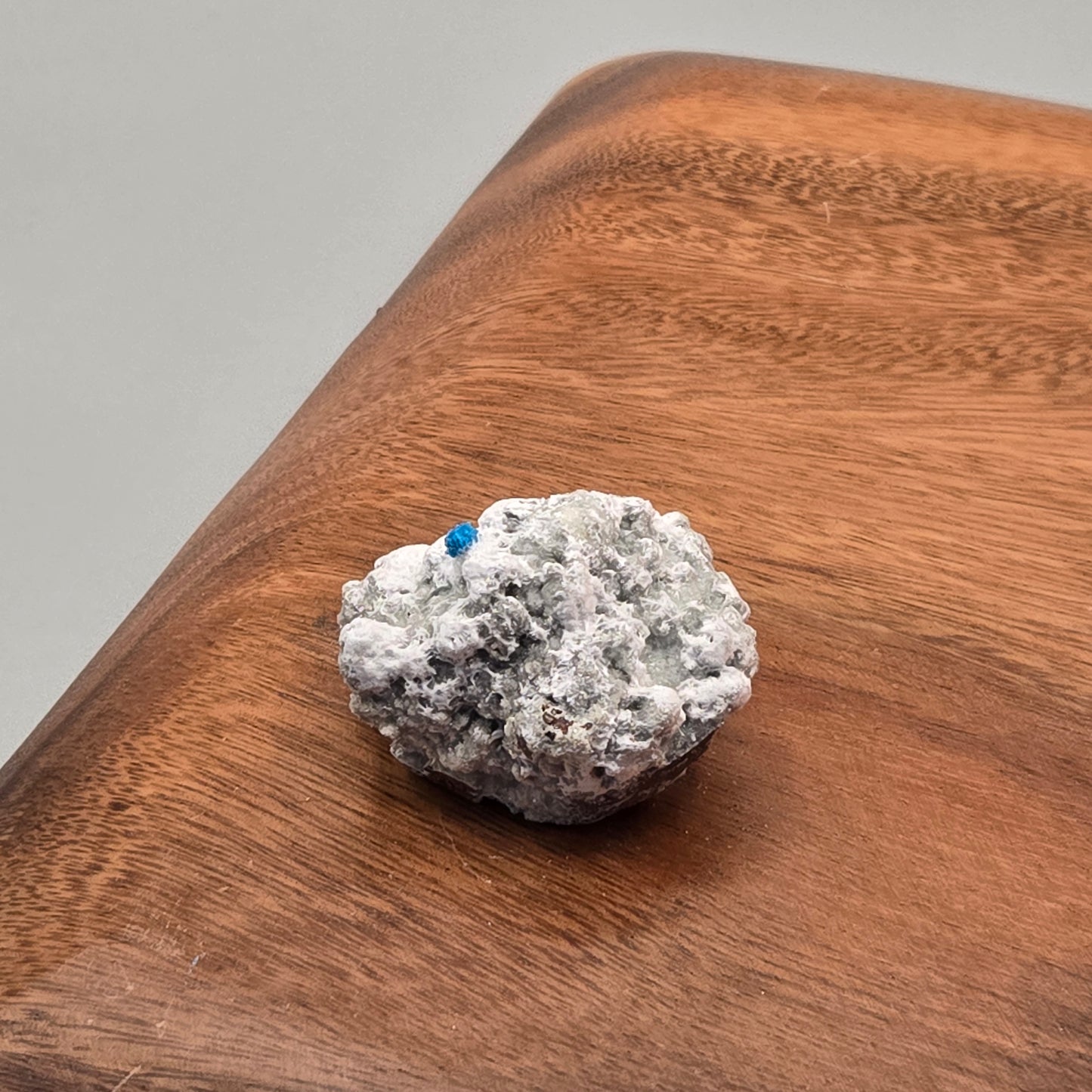 Cavansite on Mordenite 087