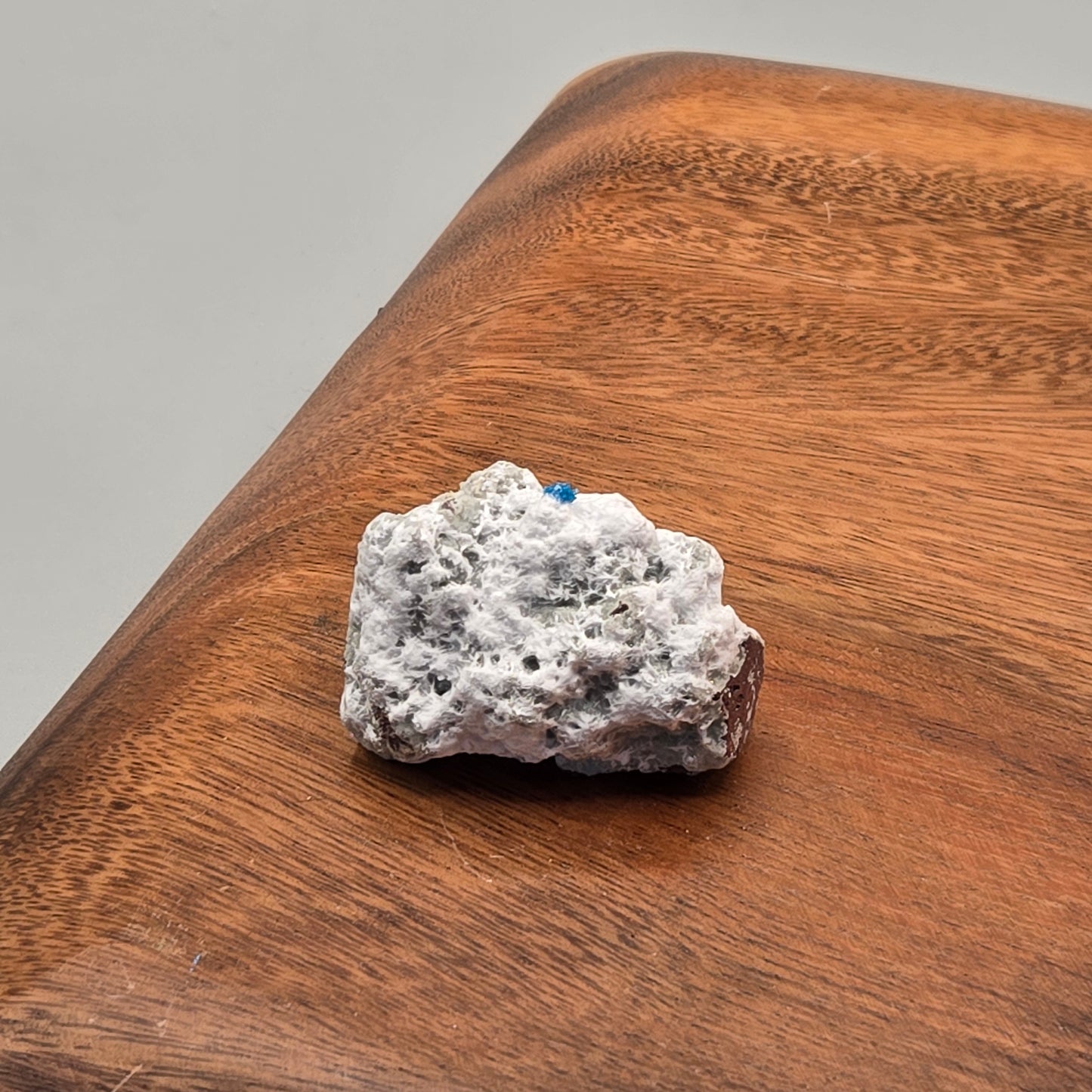 Cavansite on Mordenite 088
