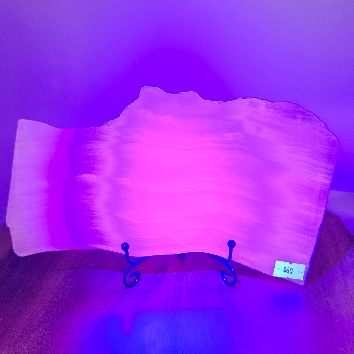 Mangano Calcite Slab on Stand 168