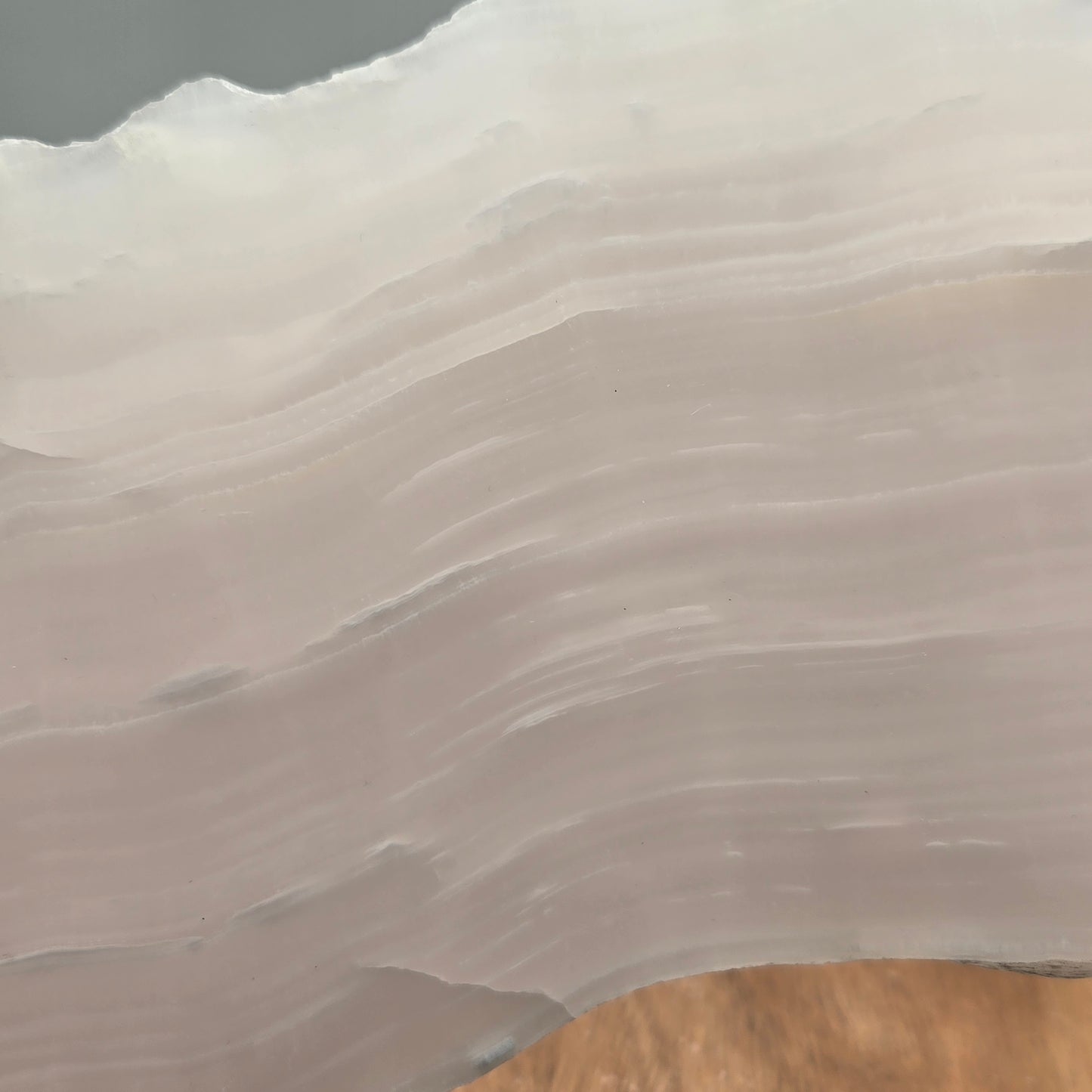 Mangano Calcite Slab on Stand 168