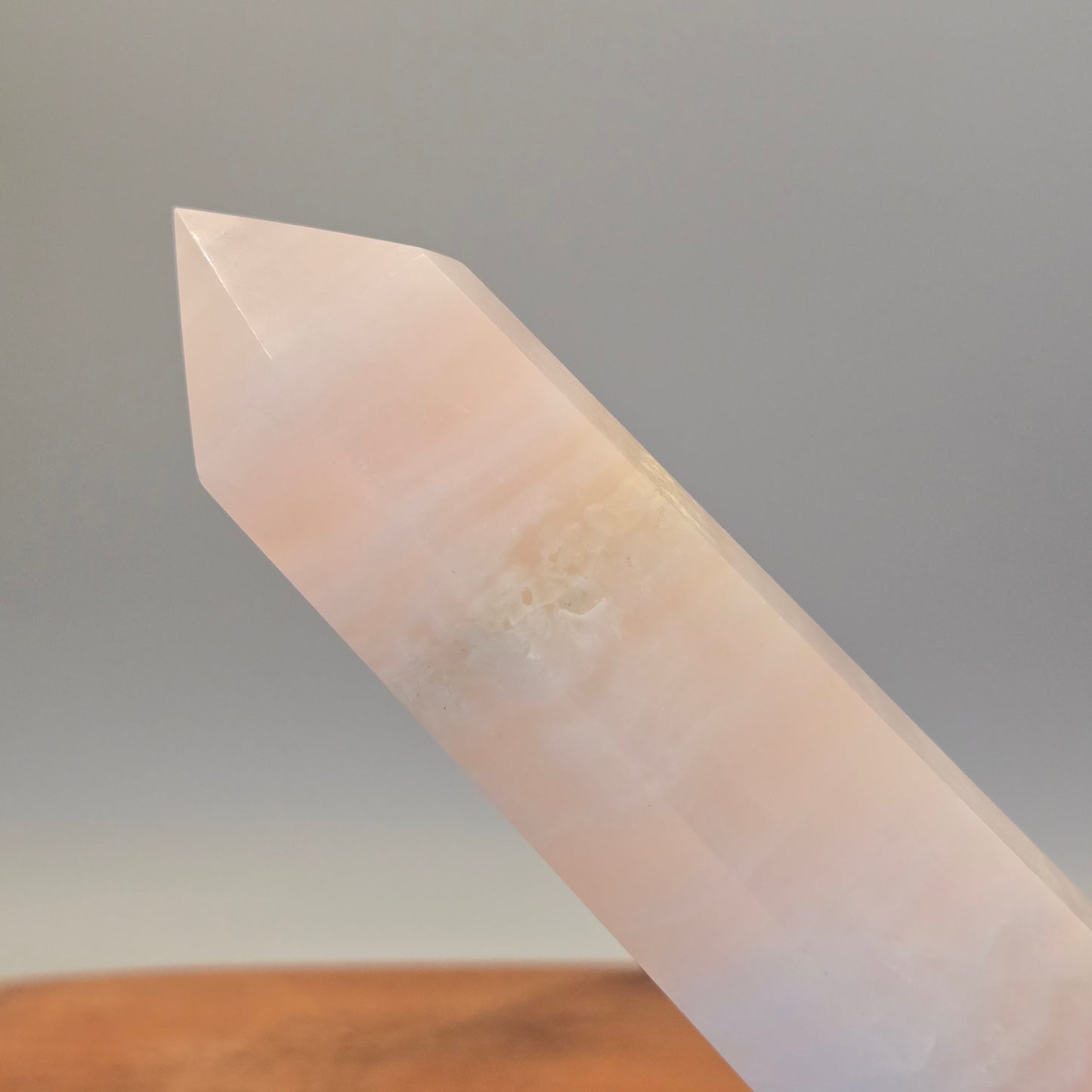 Mangano Calcite Tower 169