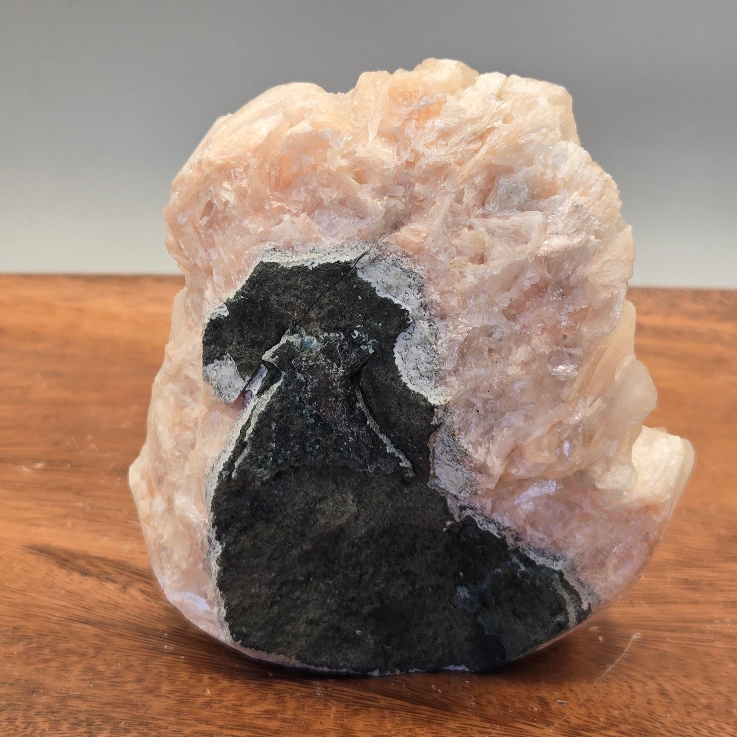 Peach Stilbite Cutbase 199