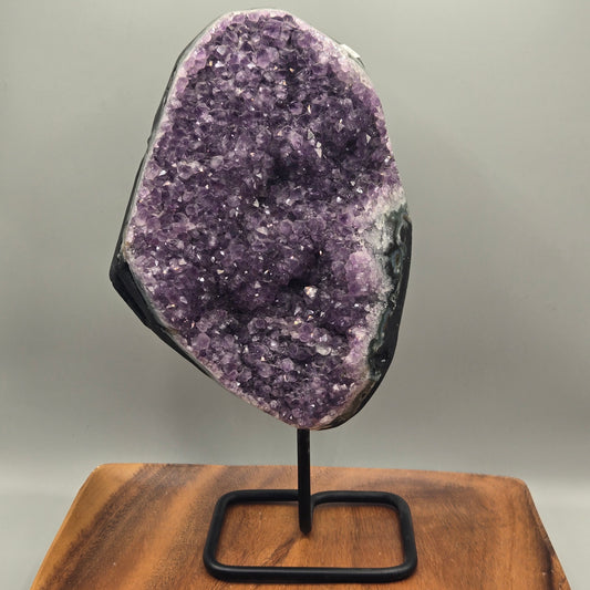 Amethyst on Stand 001