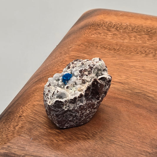 Cavansite on Mordenite 084