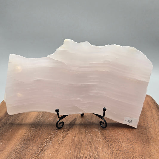 Mangano Calcite Slab on Stand 168