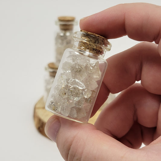 Diamond Petroleum Quartz in Bottle (UV)